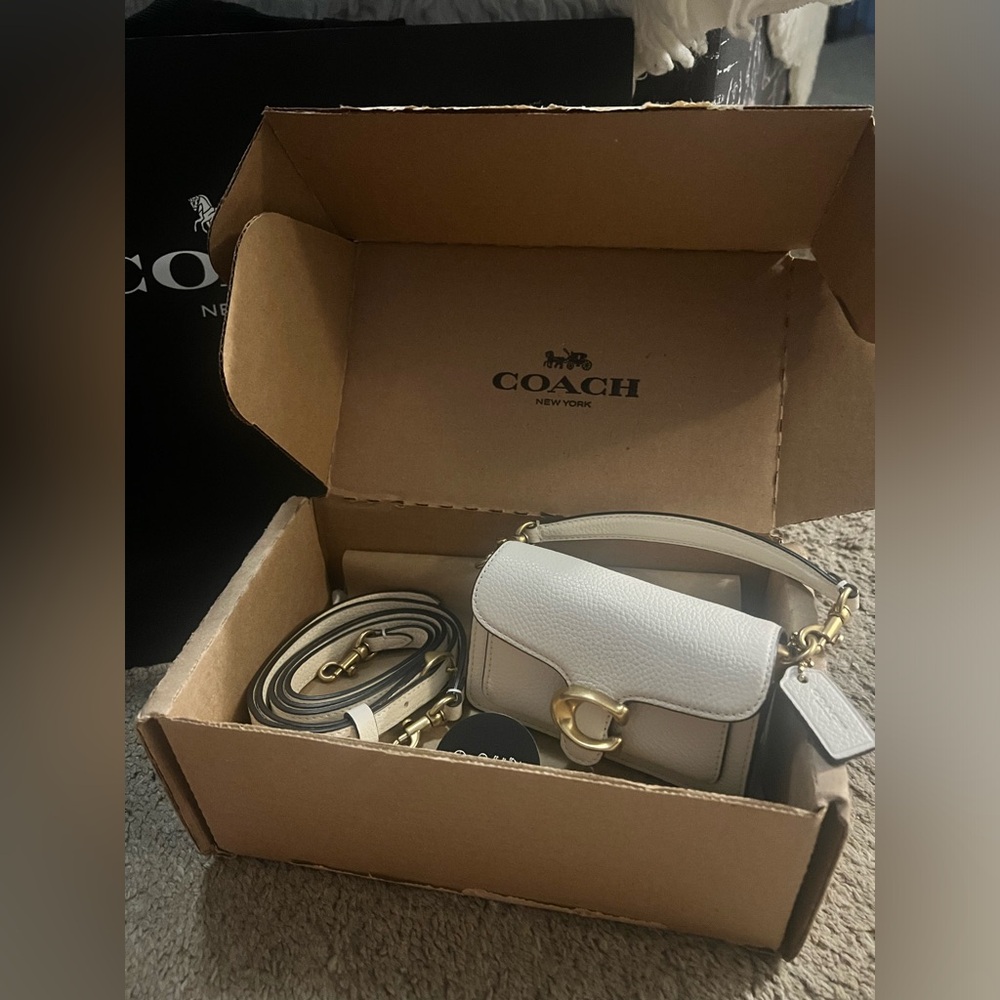 EUC  COACH TABBY 12 $175 FIRM